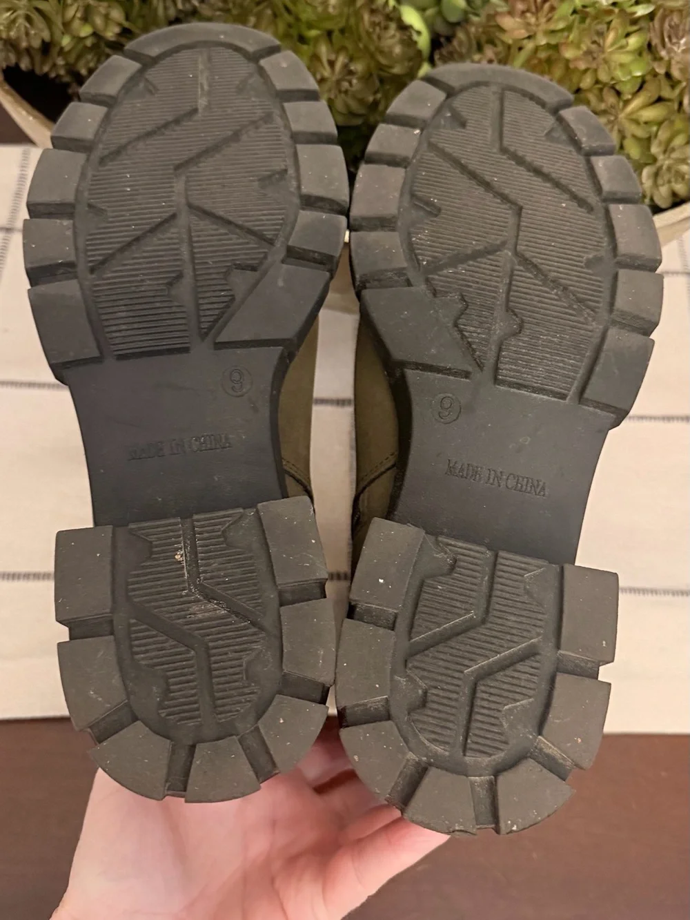 Madden Girl Size 9 Lug Sole Chelsea Boots Olive Green Fall Winter Perfect